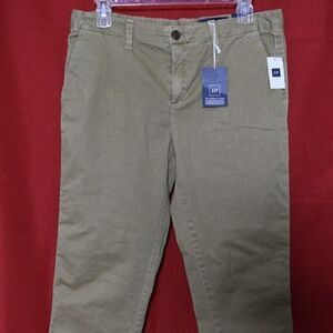 NWT Women's GAP Khaki Pants Size 6